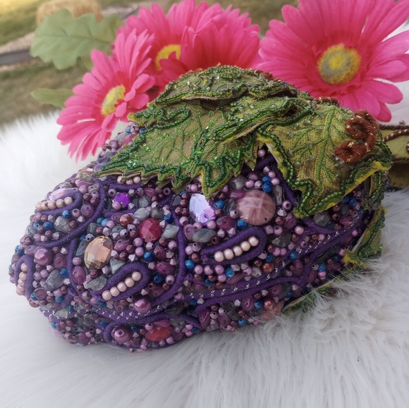 Mary Frances Purple Grapes Cluster Beaded Wristlet - Picture 4 of 16
